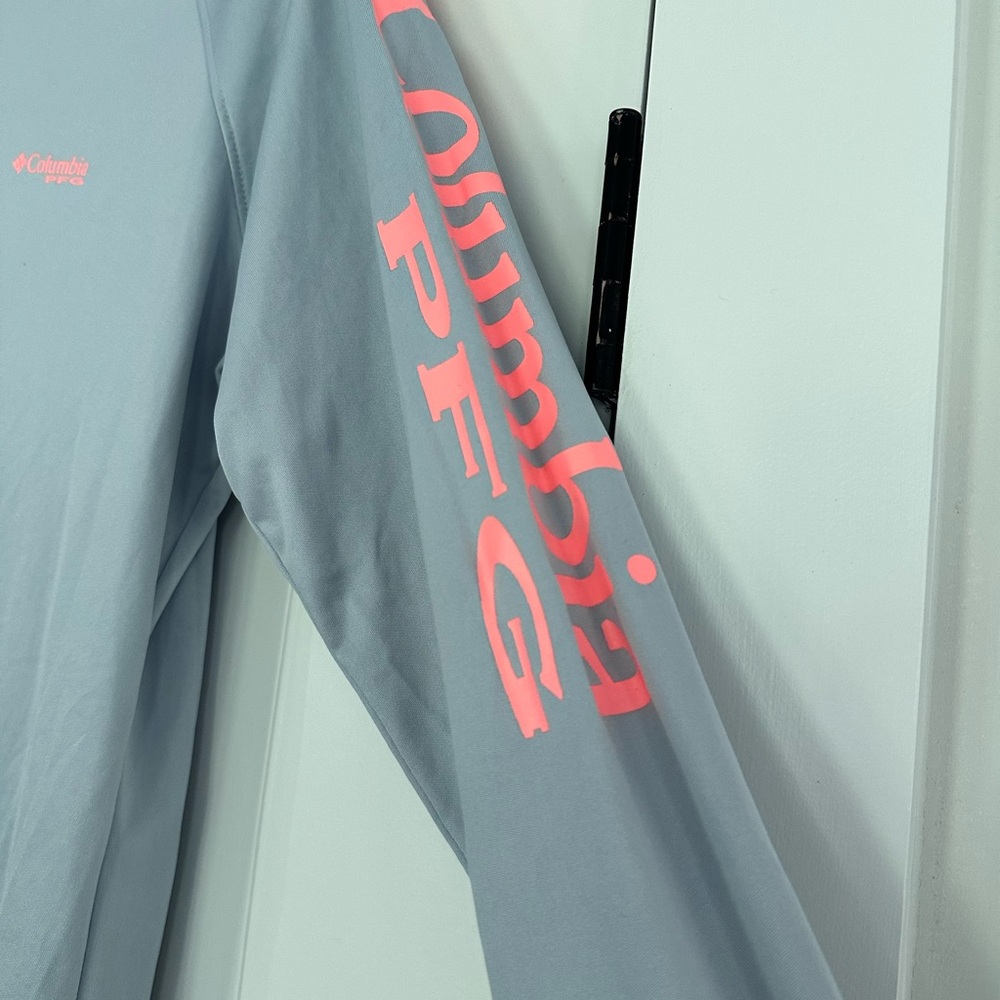 Columbia PFG Light Gray Long Sleeve Shirt with Peach Coral Logo OmniShade - Picture 6 of 8